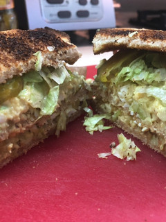 Una foto de Sándwich de Ensalada de Huevo a la Sonorense