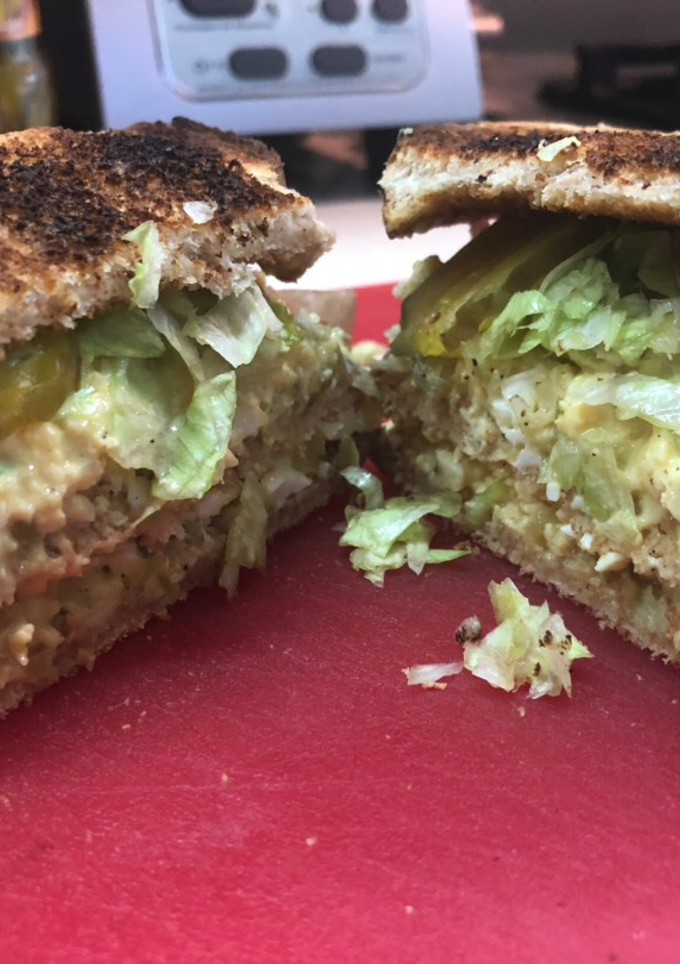 Una foto de Sándwich de Ensalada de Huevo a la Sonorense