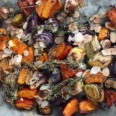 A picture of Roast squash, leek and red onion - vegan.