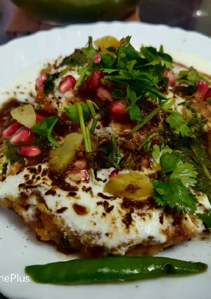 A picture of Aloo Tikki - Delhi Chaat Style.