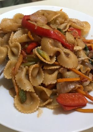 Una foto de Salteado de fideos con verdura