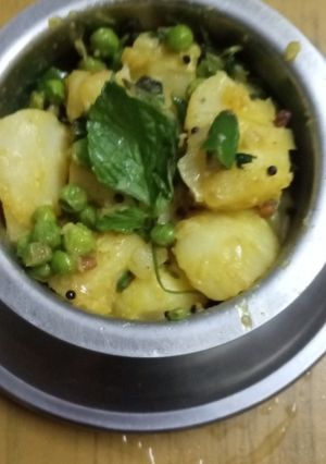 புதினா உருளைக்கிழங்கு பொடிமாஸ் செய்முறை முக்கிய புகைப்படம்