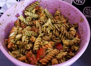 Une photo de Salade fraîcheur de pâtes froides au pesto