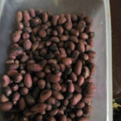A picture of Roasted groundnuts.