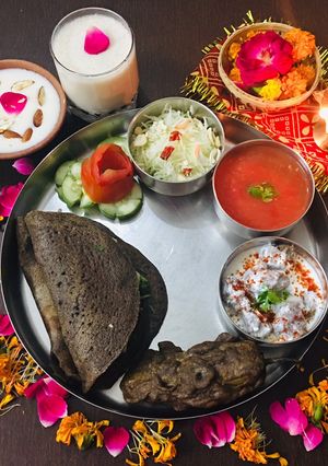 A picture of Kuttu wraps with potato paneer filling.