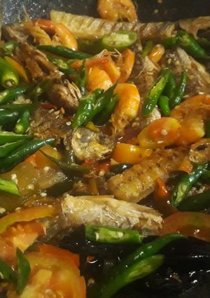 Foto resep Ikan & Udang Tumis Cabe Ijo
