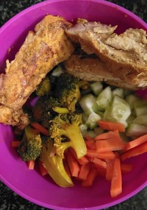 A picture of Chicken and Veggie Salad.