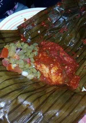 Una foto de Envuelto de pollo en hoja de plátano