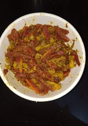 A picture of Khata mitha mix veg pickle.
