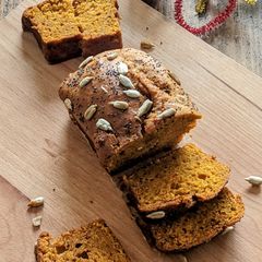 A picture of Eggless Pumpkin Loaf cake.
