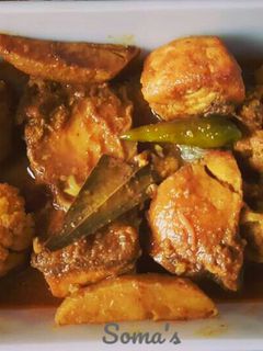 ফুলকপি আলু দিয়ে কাতলা মাছের ঝোল(Phoolkopi aloo diye katla macher jhol recipe in Bengali) রেসিপির প্রধান ছবি