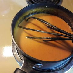 A picture of Ranch hot wing sauce.