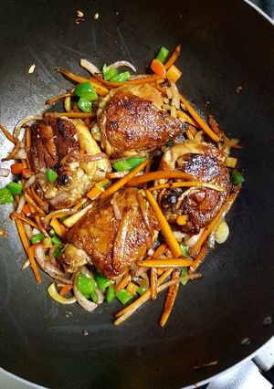 A picture of Orange Chicken Thighs.