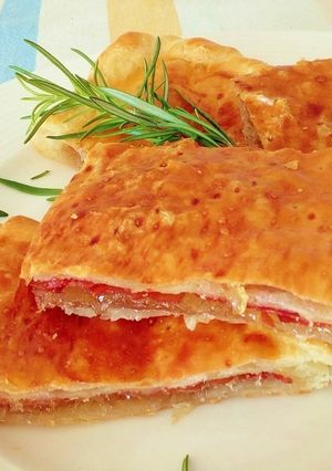 Foto principal de Hojaldre relleno de jamón ibérico y cabello de ángel