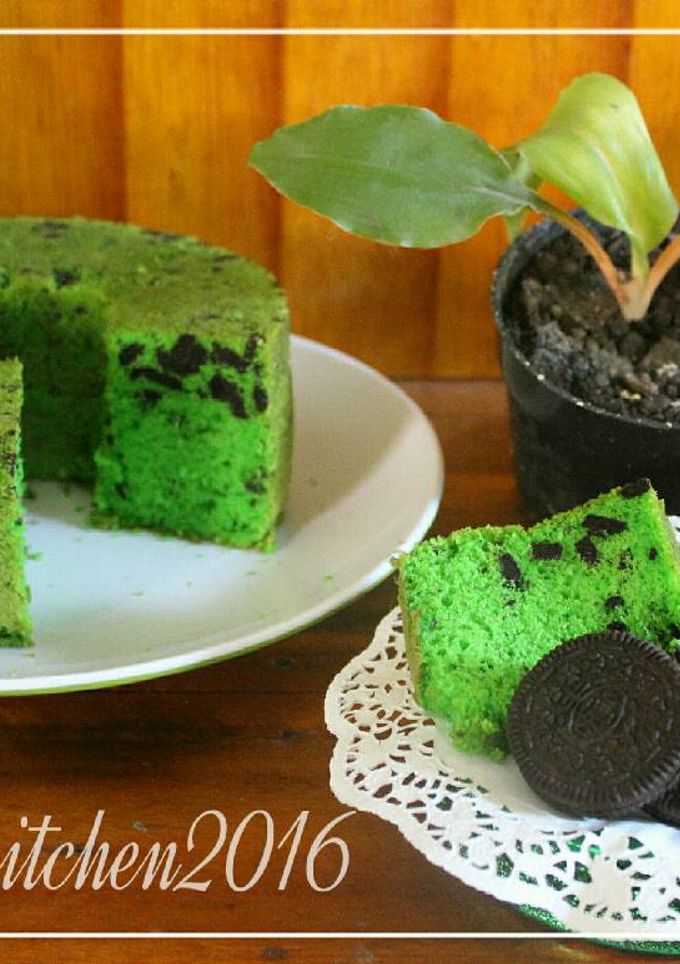Foto resep Sponge Cake Pandan Santan with Oreo (lembut bgt.. irit 3 telur)