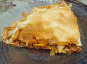Una foto de Tarta de caballa, cebolla, pimiento y huevo