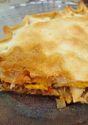 Una foto de Tarta de caballa, cebolla, pimiento y huevo