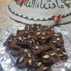A picture of Date,chocolate and honey slices.