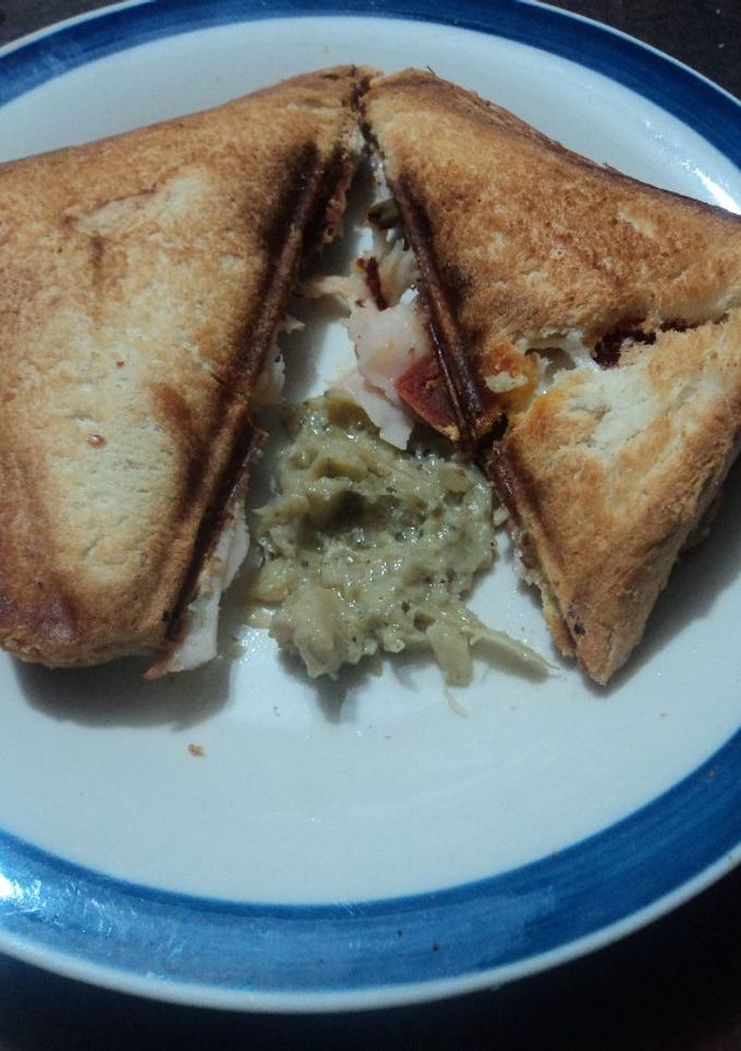 Una foto de Sándwich con alcachofas  y salmón de la Abuela Chole para bocadillos