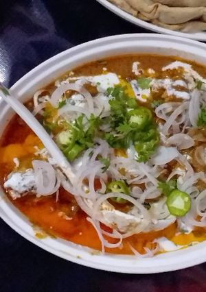 A picture of Dahi Dhuwan Gosht.