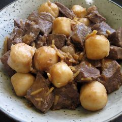 A picture of Stewed Satoimo & Beef.