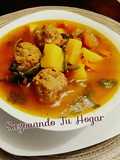 Albondigas con papas y zanahoria😋😋