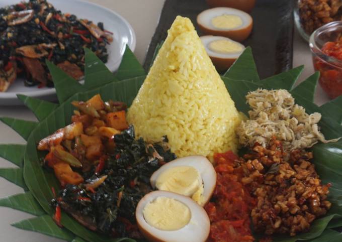 Nasi Kuning Rice Cooker dan Tumpeng Mini