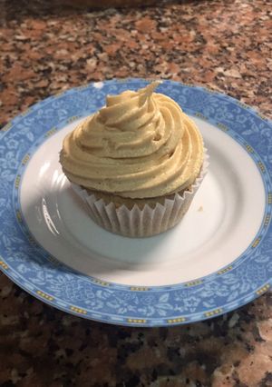 A picture of Salted caramel cinnamon cupcakes.