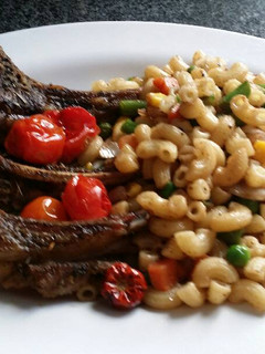 A picture of Macaroni with vegetables.