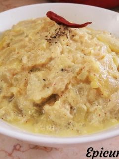 A picture of Lau/Lauki r Shukto (Bottle gourd in mustard sauce).