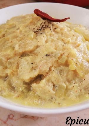 A picture of Lau/Lauki r Shukto (Bottle gourd in mustard sauce).