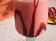 Uma foto de smoothie de goiaba