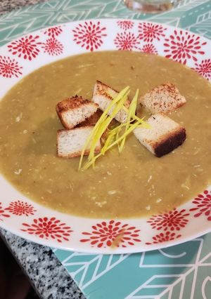 Una foto de Sopa de lentejas