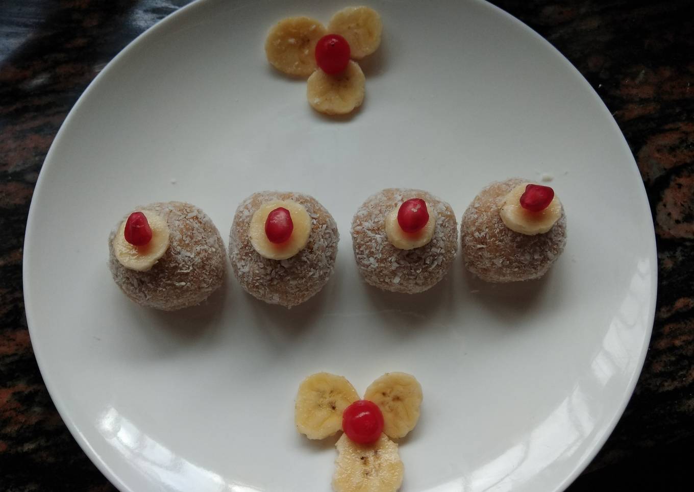 Banana bolls