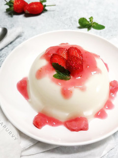 Foto resep STRAWBERRY sauce MILK PUDDING