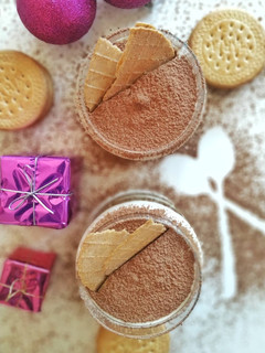 Una foto de Vasitos de tiramisú vegano