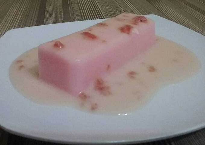 Resep Silky Pudding Cocopandan dengan Fla Stroberi yang Enak Banget