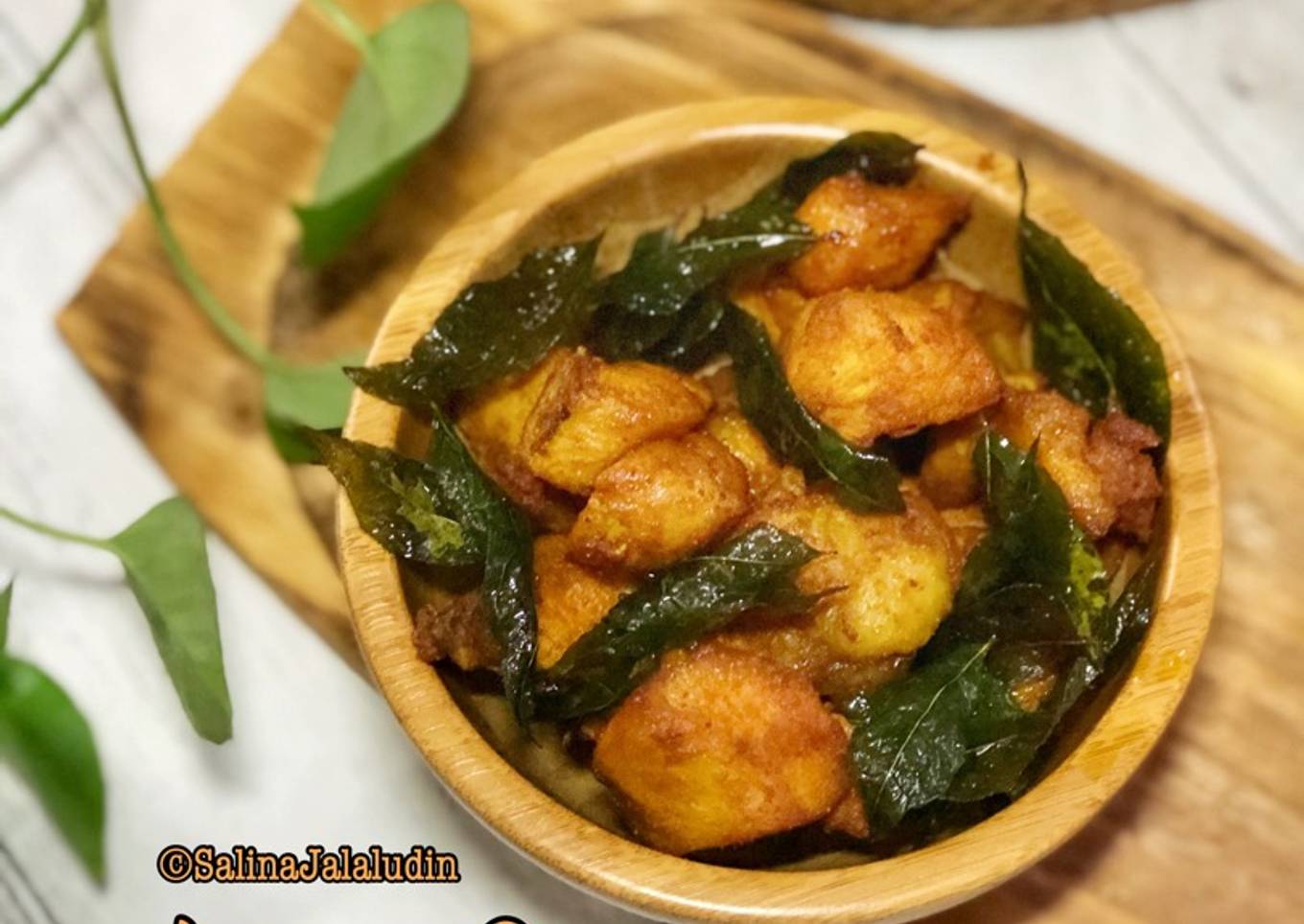 Daun Ayam Goreng Kari