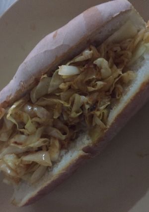 Una foto de Hot Dog sencillo y picante 🌶