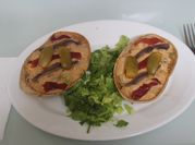 Una foto de ensaladilla marinera