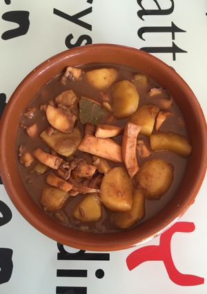 Foto principal de Sepia con patatas y chocolate