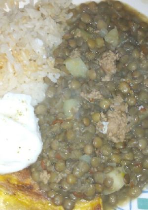 Una foto de Lentejas con carne molida!