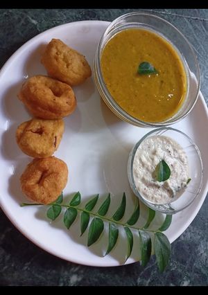 दाल वड़ा (dal vada recipe in Hindi) रेसिपी मुख्य फोटो