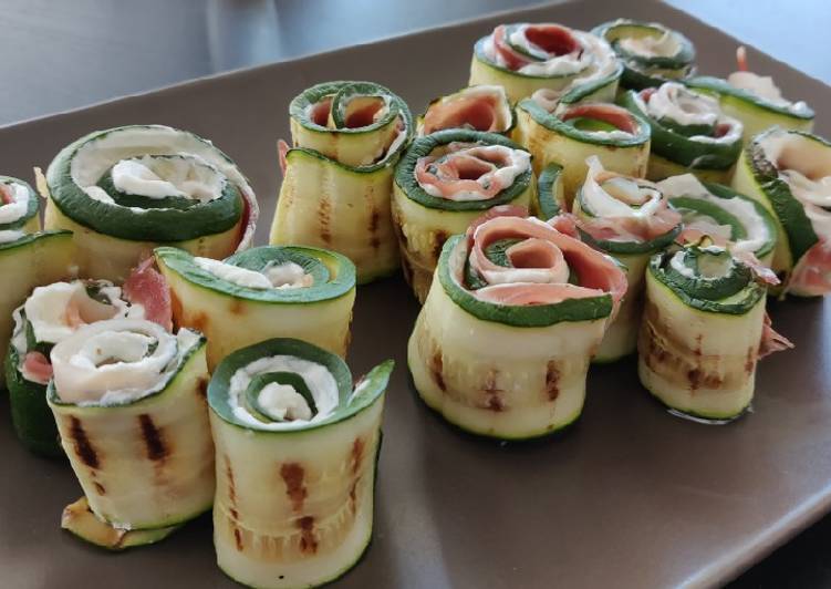 Involtini di zucchine con robiola e prosciutto crudo