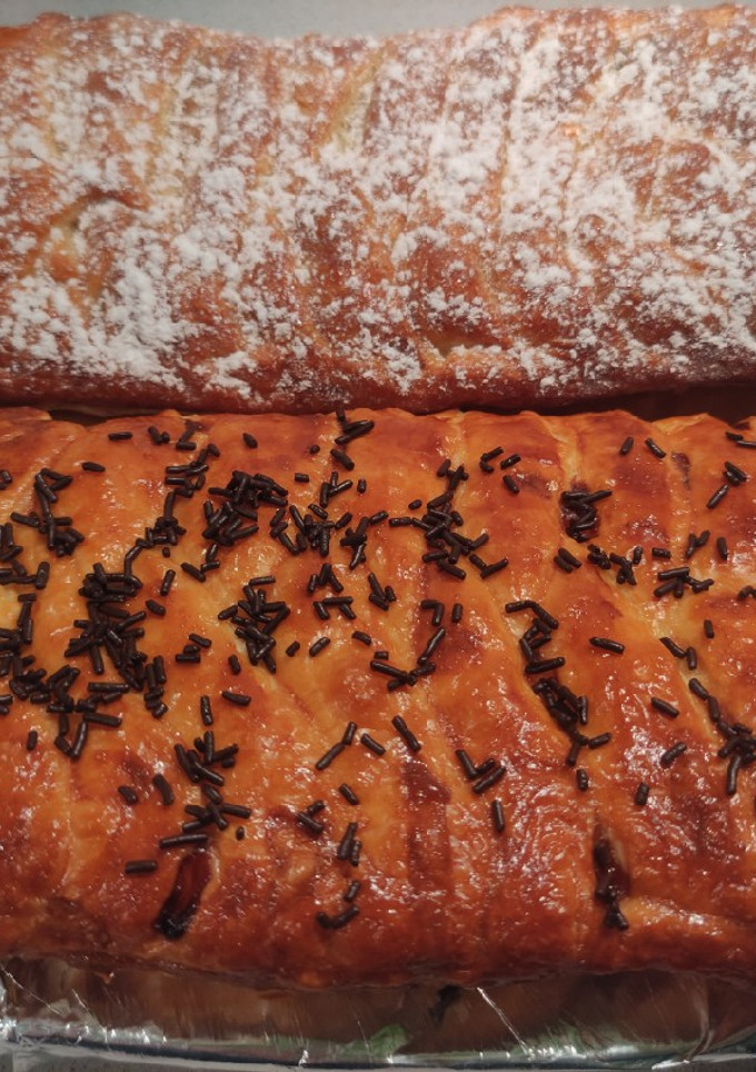 Una foto de Trenza de hojaldre y chocolate
