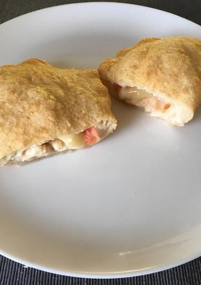 Una foto de Pizza fritta napoletana 🌱🍅🧀