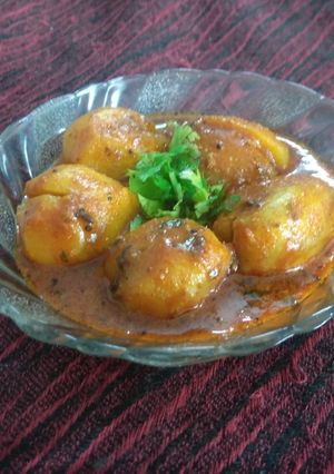 ભરેલા બટાકા નું શાક (Bharela Bataka Shak Recipe In Gujarati) રેસીપી મુખ્ય ફોટો