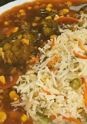 A picture of Rice with Manchurian gravy.