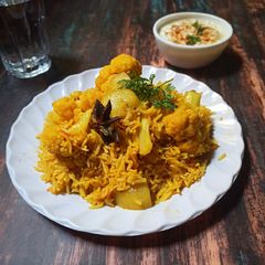 A picture of Aloo Gobhi Pulao.