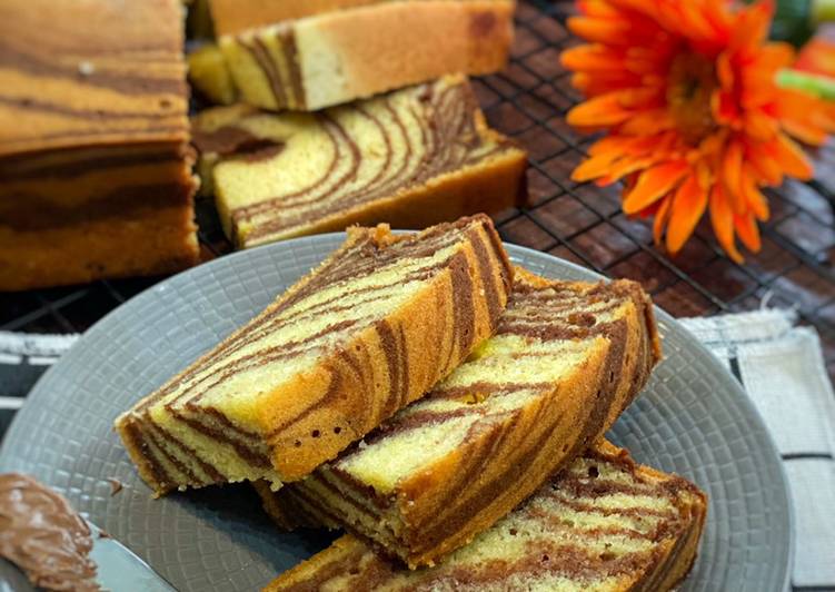 Cara Gampang Menyiapkan Marmer Cake Putih Telur ala Tiger Kitchen, Enak Banget